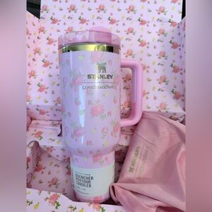 Stenley Pink Floral Quencher Tumbler 40 oz keeps hot & cold 12 hrs